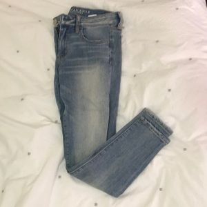 AMERICAN EAGLE - light blue jeans